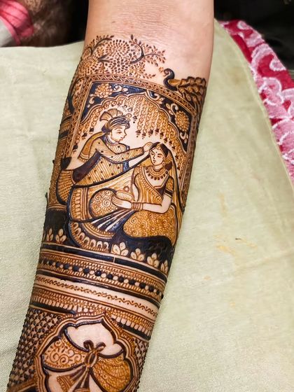 Capturing a tender moment. This design shows the groom applying sindoor, a beautiful and significant ritual in Hindu weddings, drawn with care on the bride's forearm.