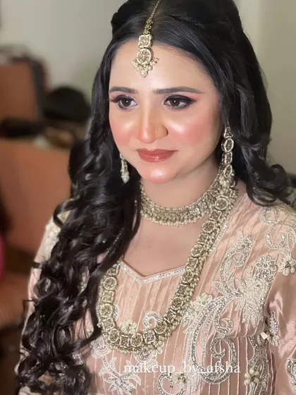 Another angle of this lovely, natural makeup look.