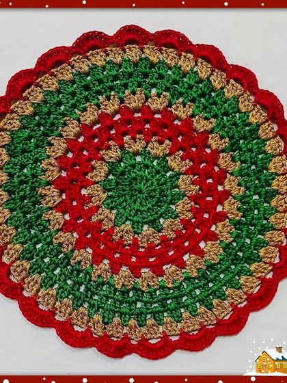 This Christmas mat features a classic holiday color palette of red, green, and gold in a spiral pattern. It works beautifully as a centerpiece on a dining table or a side table.