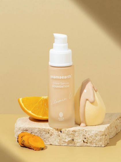 Earthy and natural. We styled this Vitamin C foundation with a piece of travertine stone and fresh citrus ingredients to communicate its natural formula and glowing finish. The textures of the stone and sponge add a tactile quality.
