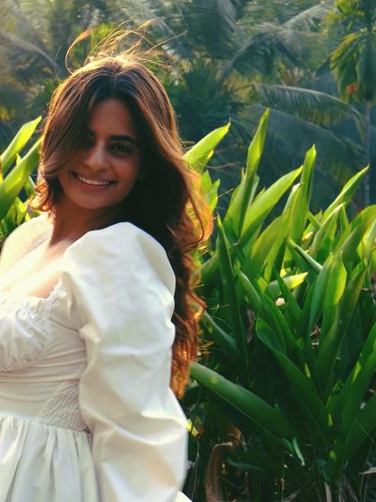 A sun-kissed moment in my favorite white dress. The puff sleeves are a great detail for pear shapes as they add volume to the upper body.