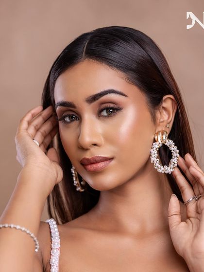 This shot highlights the clean, fresh feel of the "no-makeup" makeup look.