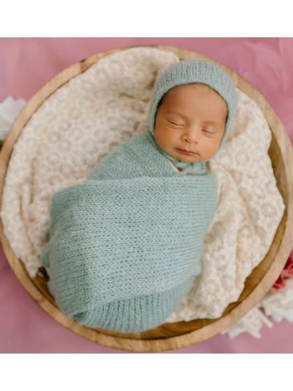 Newborn & First Cuddles photo 12