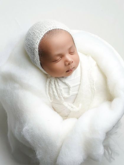 Pure & Simple: Newborn Portraits photo 10