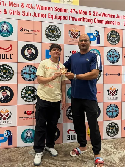 Presenting the bronze medal to my student Sonia Dhaka. Her first national competition and she is already on the podium. This is just the beginning.