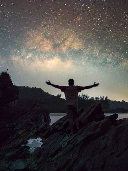 Discovering hidden gems in my own backyard. This is a secluded beach near Bhatkal, a perfect spot for capturing the Milky Way. Join me to explore such locations.