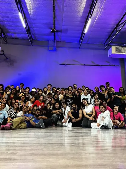 The full crew from our Hip Hop masterclass. The smiles say it all.