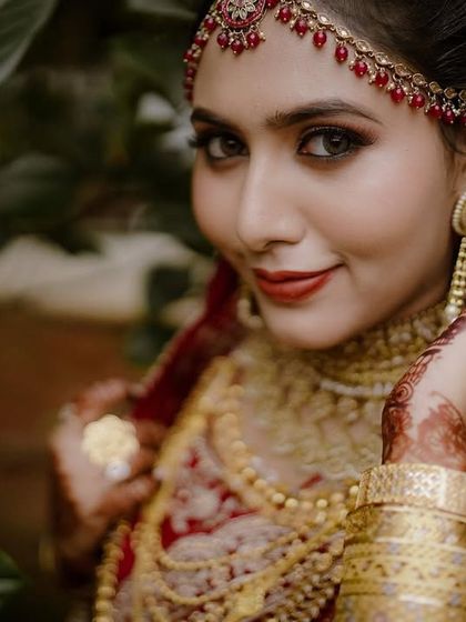 Snaptraits - Fashion & Portrait Photography Bridal Portraits: Grace & Radiance photo 25
