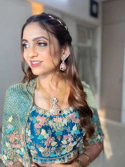 Romantic Waves & Half-Updos photo 160