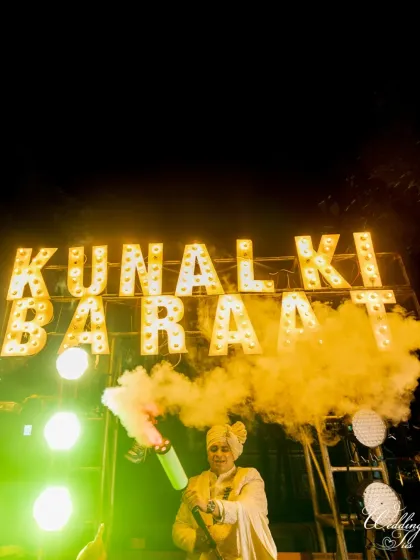 "Kunal Ki Baraat" in lights. We create personalized, high-impact signage to make the groom's procession feel like a blockbuster event.