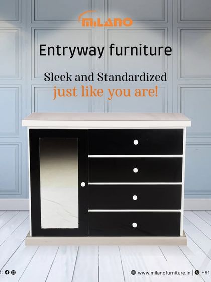 This entryway furniture is both sleek and standardized. The black high-gloss cabinet with a mirrored door and drawers provides a stylish first impression and practical storage.