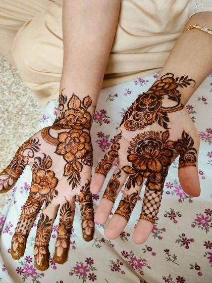 A full view of the lovely floral design created for my Dubai client.