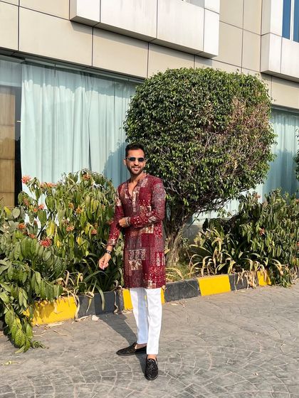 Another angle of my Daman wedding attire. I believe in looking sharp and professional while bringing non-stop energy to the baraat.