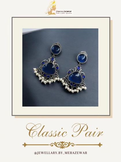 Here are the classic dangle earrings in a beautiful royal blue. This deep, vibrant color adds a touch of luxury and sophistication to your look.