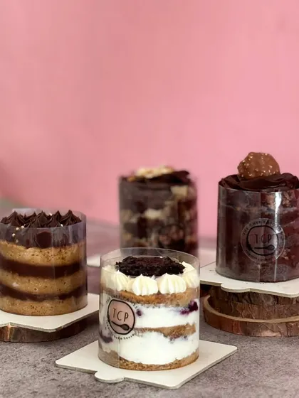 Can't decide on a flavor? Our mini dessert jars are the perfect solution. This box of four includes a variety of our most loved cakes, from classic chocolate to tiramisu, all layered beautifully and ready to enjoy.