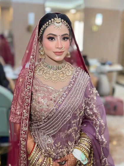 A full view of this beautiful and unconventional bridal look.