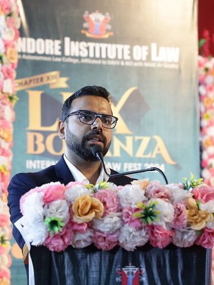 Our Partner, Saurabh Bindal, delivering his address as the guest of honour during the valedictory ceremony of the Lex Bonanza International Law Fest.