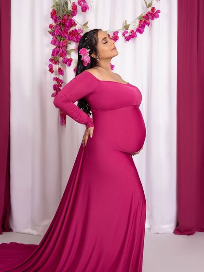 A duplicate of ID 67, this pose is a client favorite for how it beautifully accentuates the bump.