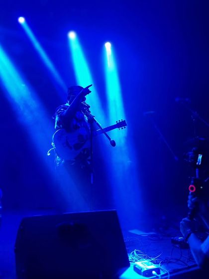 Loysum - Acoustic & Unplugged Performances On Stage: Live Gigs & Events photo 23