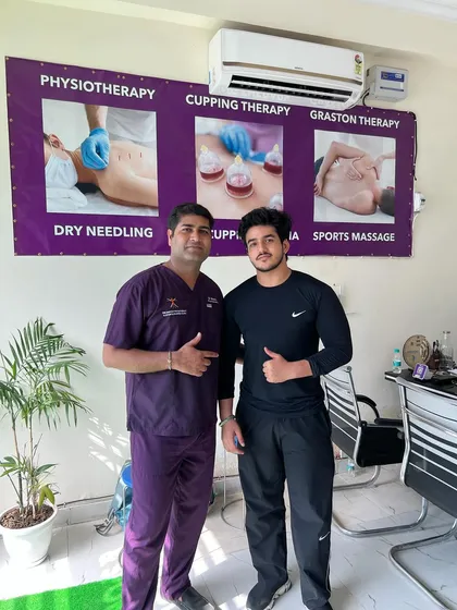 Another shot with influencer Gaurav Poswal at the clinic.