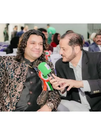 Being interviewed during the Dubai Poetry Festival. It was a great platform to talk about my music and the tradition of Sufi singing.