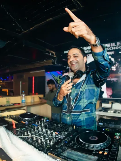 A great moment from a Blockbuster Holly-Bollywood night. The feeling of a crowd singing along and reaching for the beat drop is why I love being a DJ in Bangalore.