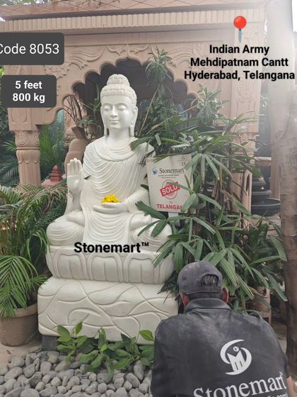 Our team preparing the 5-foot, 800 kg white marble Buddha statue for its journey to the Mehdipatnam Cantt in Hyderabad.