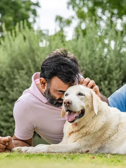 A quiet moment of connection between a man and his senior dog, Ice. These tribute sessions are about honoring the deep, peaceful love shared over many years, focusing on the joy and companionship that defines your bond.