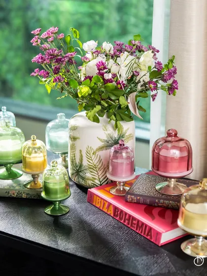 Perfect memories deserve to be treasured. My Rakhi exclusive, the Sundance Aura collection, features five captivating aromas in artisanally crafted bell jars to evoke joy and sheer nostalgia for your sibling.