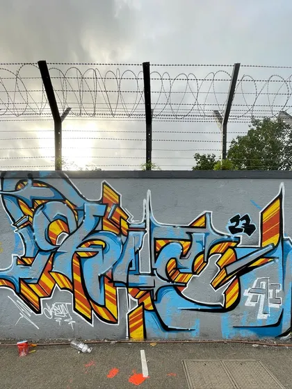 Some freestyle Devnagri funk from a Sunday session at Marol Art Village. I always notice the missed 3D when I get home, but it's all part of the process. Always learning.