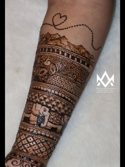 Azra Mehendi - Mehendi Artistry Custom Storytelling & Portrait Mehendi photo 4