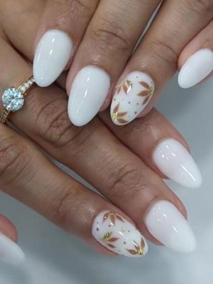 Bridal & Engagement Nails photo 5