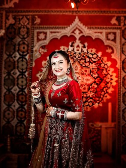 Vibrant Bridal Portraits photo 3