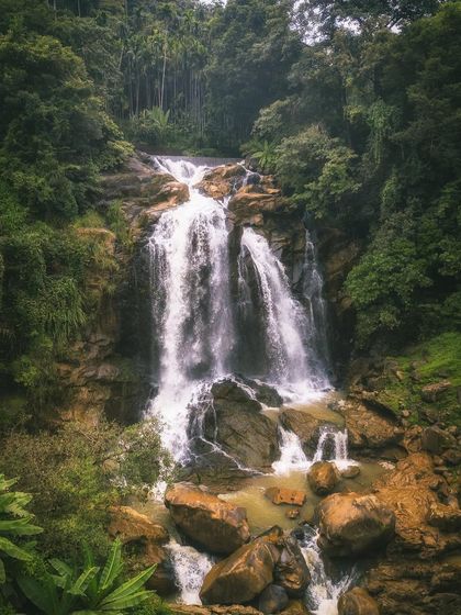 Another view of Shirley Falls, this time with a vertical composition. This image is part of my reflection on the craft of photography in the age of AI.