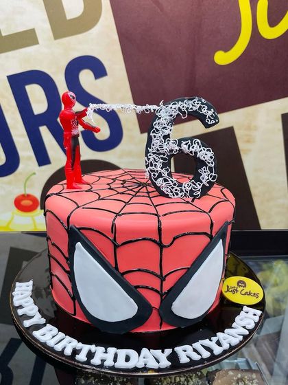 Kids' Character & Cartoon Cakes photo 63