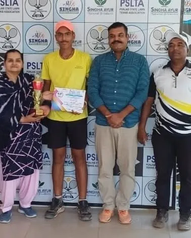 My player Navya Yadav with officials after his successful run at the National Series Under-16 tournament.