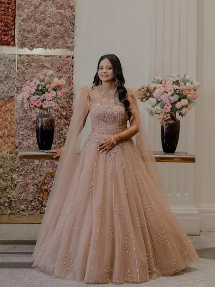 The Roka ceremony is the first step, and the makeup should be just as special. I created this soft, elegant look with glowing skin and gentle waves for a bride who wanted to look effortlessly beautiful.