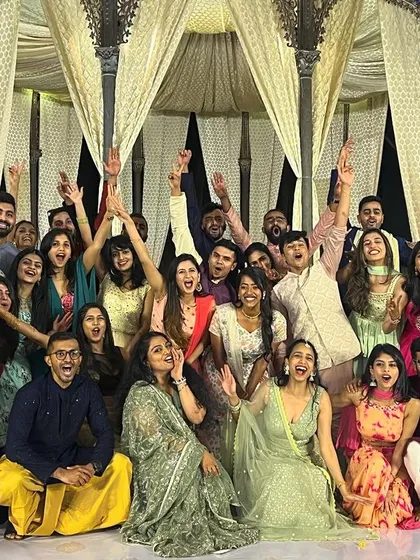 Core memories from the 2023 wedding season. A happy group photo with one of the amazing families I had the pleasure of working with.