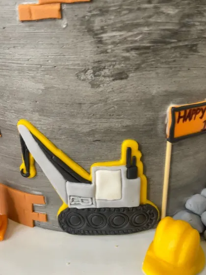 Another detailed shot of the fondant excavator on the construction cake. I love adding these small, precise details to make the theme come alive.