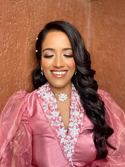 Vibrant Mehendi & Haldi Looks photo 15