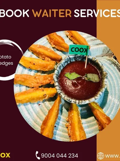 Our waiters can serve a variety of starters to your guests, like these crispy potato wedges with a tangy dip. This allows everyone to mingle without having to crowd a buffet table.
