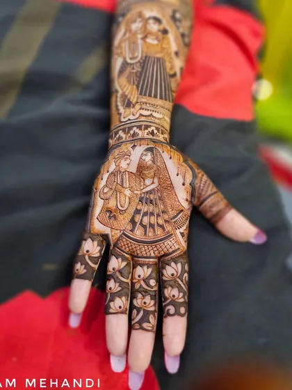 A beautiful portrait of a bride and groom on the palm, set against a backdrop of lotus patterns on the fingers. This is a classic design that focuses on the couple as the central theme.