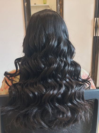 Elegant & Modern Hairstyling photo 3