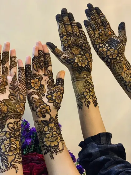 Getting mehndi done with your bridesmaids or friends is such a fun part of any celebration. Here you can see a variety of complementary designs, from full coverage to simpler party styles, ensuring everyone gets a look they love.