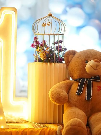 Satweek - Themed Birthday Party Decoration The Finishing Touches: Props, Cakes & Details photo 17