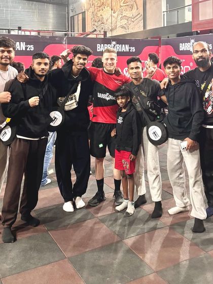 The competition vibe in Pune. Our team had the amazing opportunity to meet and train with international athlete Thomas Kurganov, representing the growing calisthenics community.