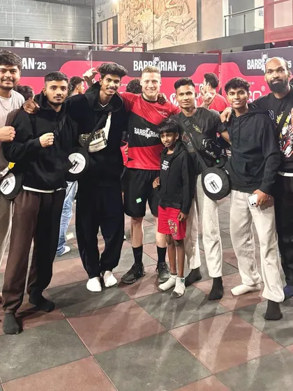 The competition vibe in Pune. Our team had the amazing opportunity to meet and train with international athlete Thomas Kurganov, representing the growing calisthenics community.