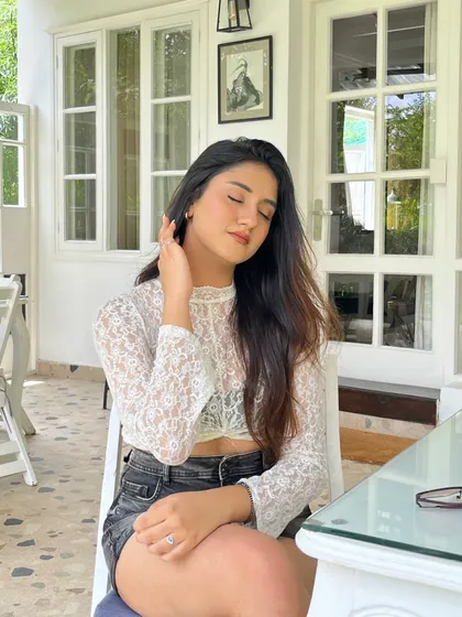 An eyes-closed, sunkissed moment.