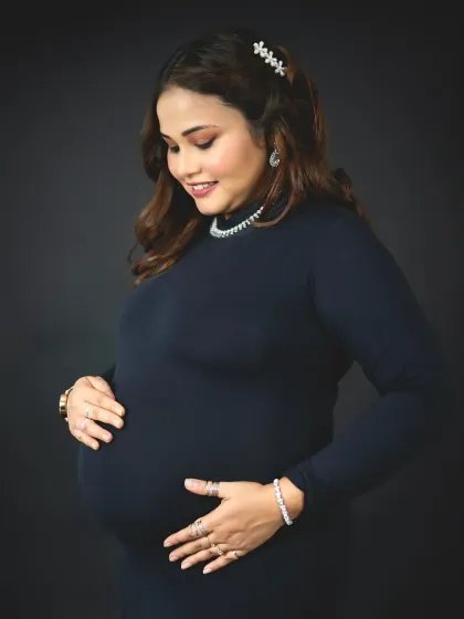 Lens And Stories - Maternity Photography The Glow of Motherhood: Solo Portraits photo 18