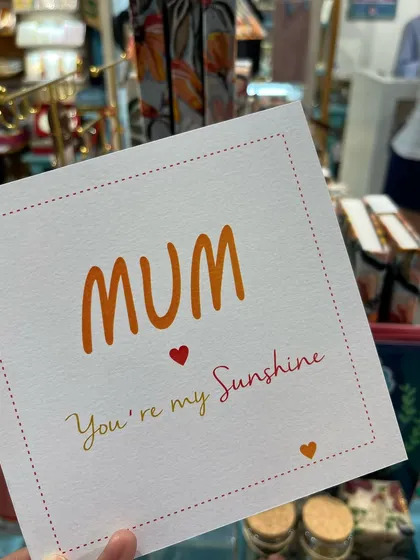 A simple and sweet Mother's Day card for the sunshine in your life.